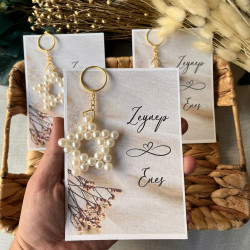 Kişiye Özel Kartlı İnci Yıldız Figürlü Anahtarlık 