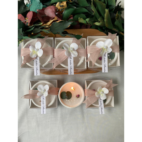 Beyaz Çiçekli Gül Detaylı Dalgalı Kase Mum