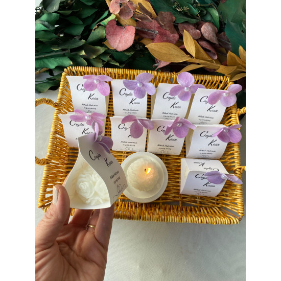 Lila Çiçekli Beyaz Gül Mum – Nikah & Nişan Hediyeliği