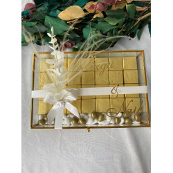 Kişiye Özel Gold Cam Çikolata & Badem Şekeri Kutusu