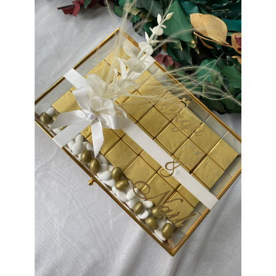 Kişiye Özel Gold Cam Çikolata & Badem Şekeri Kutusu